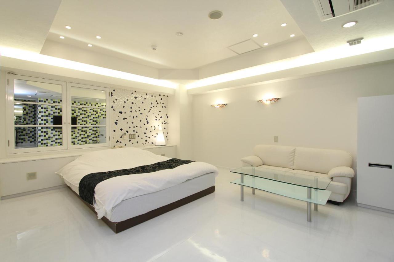 Hand's (adults Only) Hotel del amor